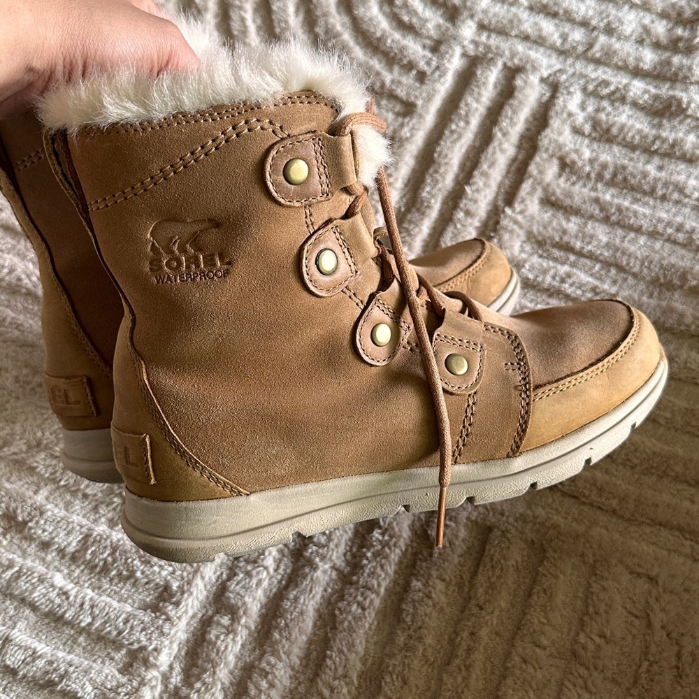 Sorel Joan Explorer tan winter boots